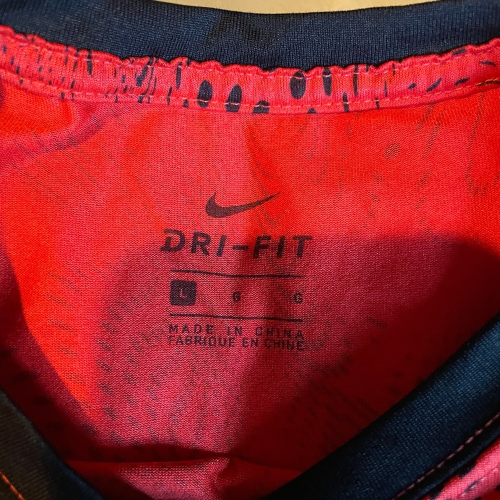 Nike Just Do It logo shirt EUC - Picture 2 of 2